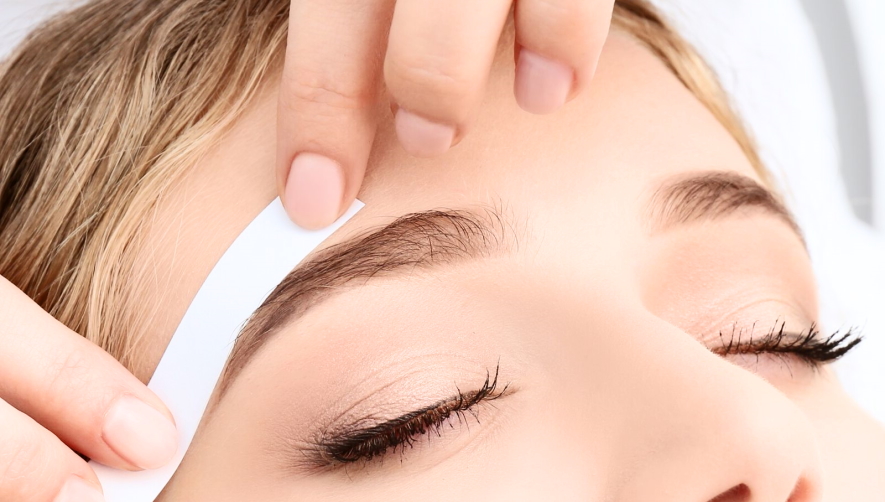 wax-your-eyebrows-at-home