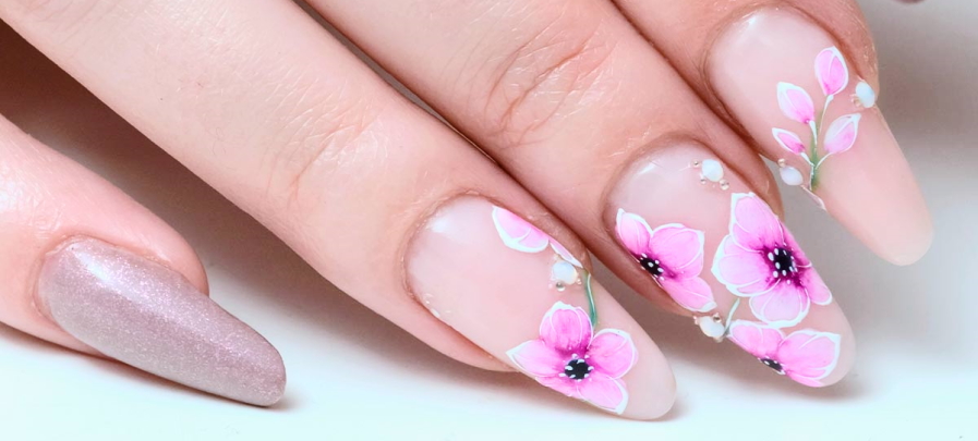 delicate-floral-nail-designs